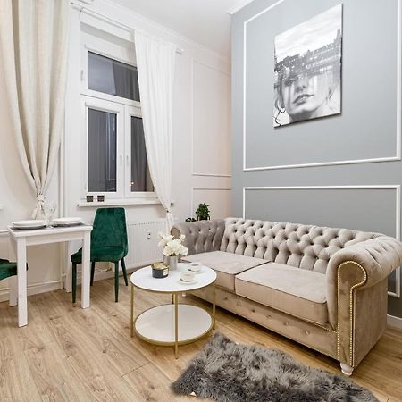 Niron Apartament Dom Z Papieru Sztokholm بيوا المظهر الخارجي الصورة